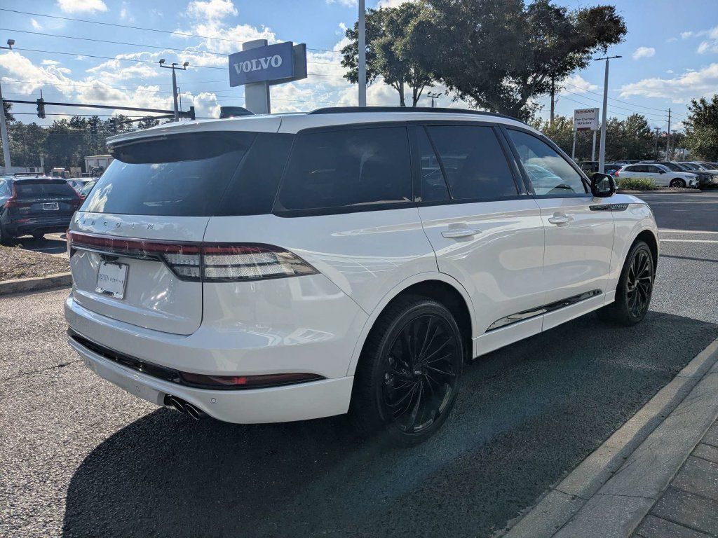 Used 2025 Lincoln Aviator Reserve w/ Equipment Group 201A AWD/4WD image 6