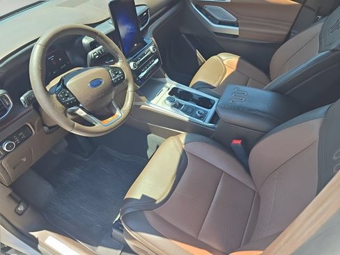 Used 2023 Ford Explorer King Ranch w/ Technology Package AWD/4WD image 9