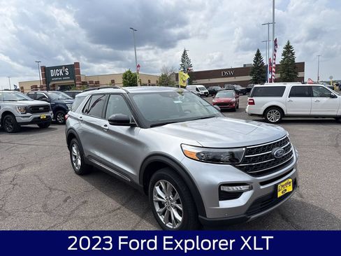 Used 2023 Ford Explorer XLT w/ Equipment Group 202A AWD/4WD image 5