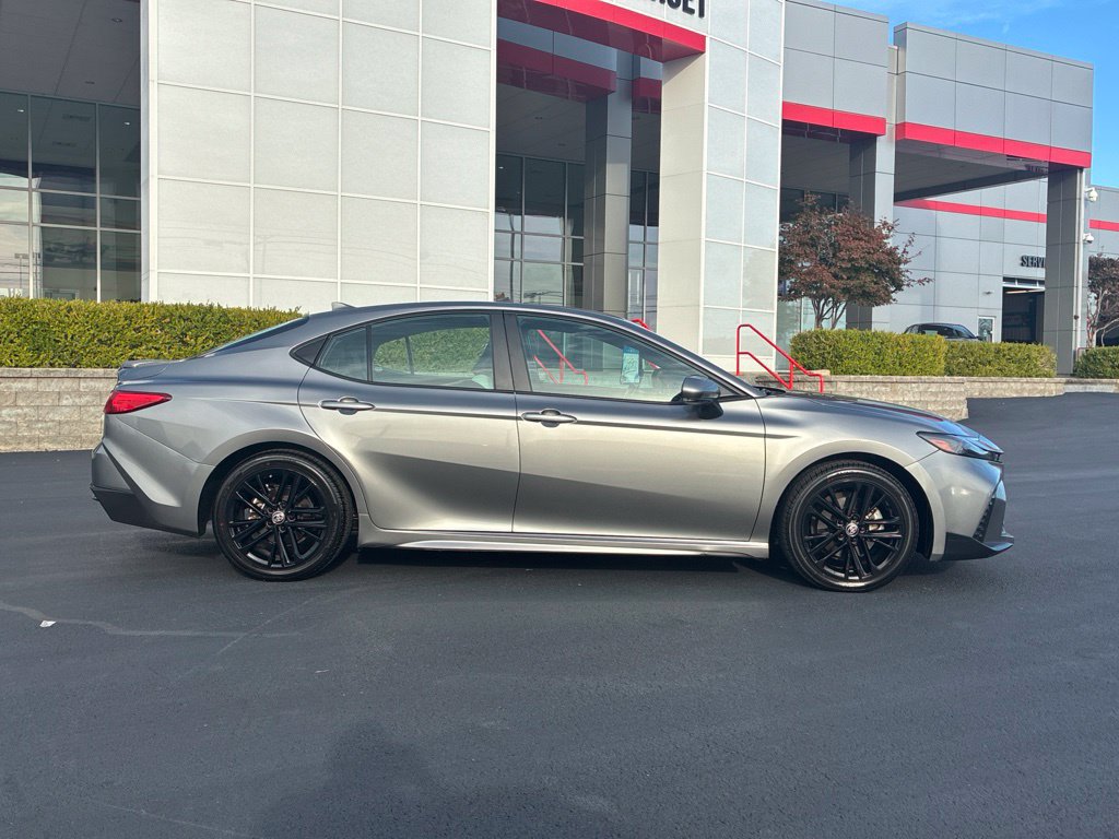 Used 2025 Toyota Camry SE FWD image 18