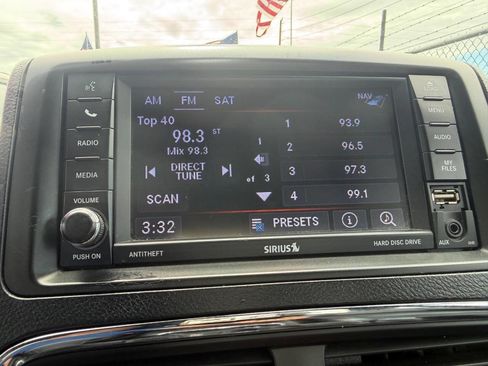 Used 2018 Dodge Grand Caravan GT FWD image 11
