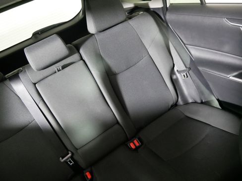 Used 2020 Toyota RAV4 LE image 14