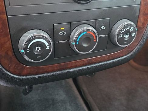 Used 2011 Chevrolet Impala LS image 17