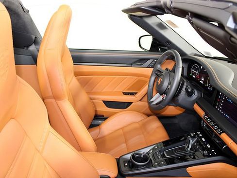 Certified 2026 Porsche 911 Targa 4 GTS AWD/4WD image 27