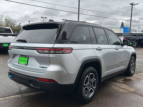 Used 2024 Jeep Grand Cherokee Trailhawk AWD/4WD image 6