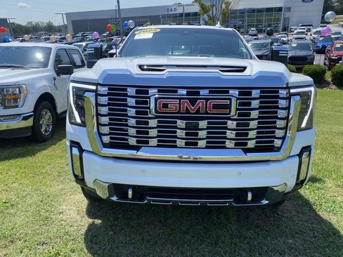 Used 2025 GMC Sierra 2500 Denali w/ Denali Reserve Package AWD/4WD image 2