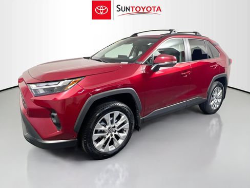 Used 2025 Toyota RAV4 XLE Premium FWD image 9