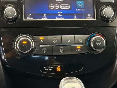 Used 2020 Nissan Rogue Sport S FWD image 9