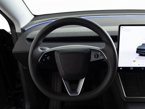 Used 2026 Tesla Model Y AWD image 29