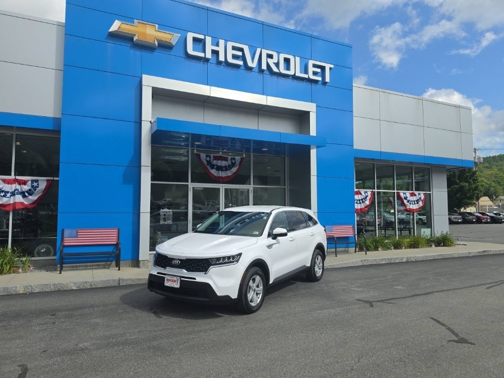 Used 2021 Kia Sorento LX AWD/4WD image 1