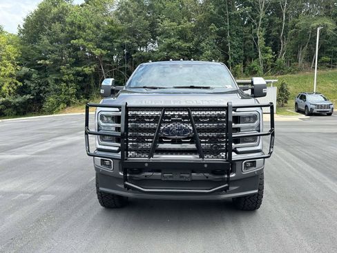 Used 2024 Ford F250 Platinum AWD/4WD image 2