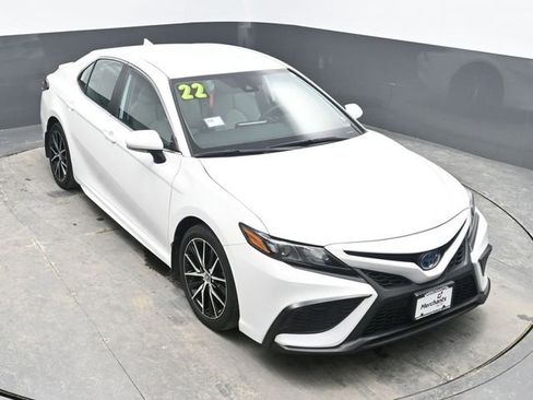 Used 2022 Toyota Camry SE image 18