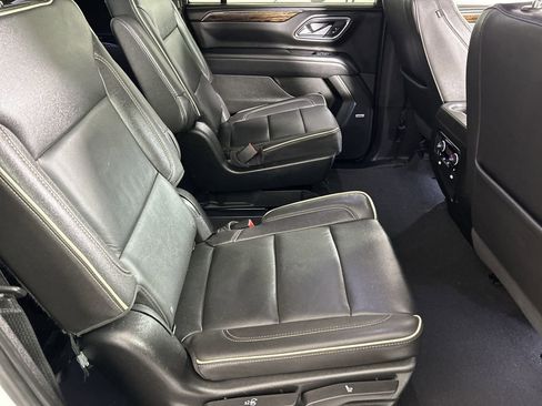 Used 2023 Chevrolet Suburban Premier image 25