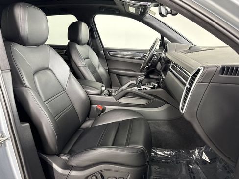 Certified 2023 Porsche Cayenne GTS AWD/4WD image 24