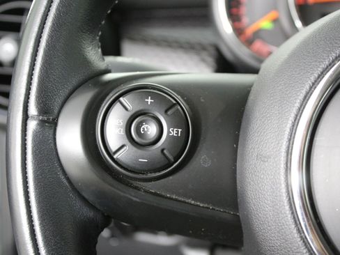 Used 2018 MINI Cooper S image 15