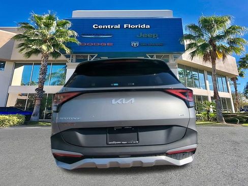 Used 2024 Kia Sportage LX image 6