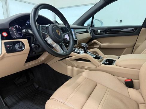 Used 2022 Porsche Cayenne E-Hybrid AWD/4WD image 4