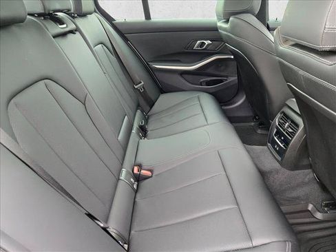 Used 2025 BMW 330i Sedan w/ Premium Package RWD image 20