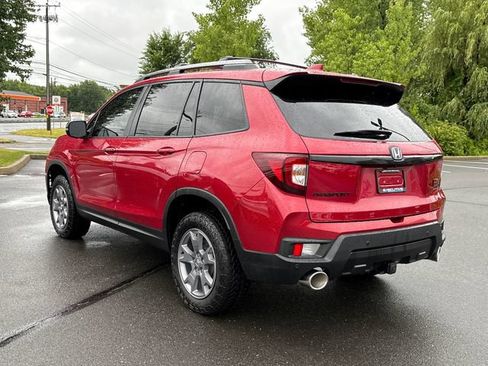 Used 2025 Honda Passport TrailSport image 2