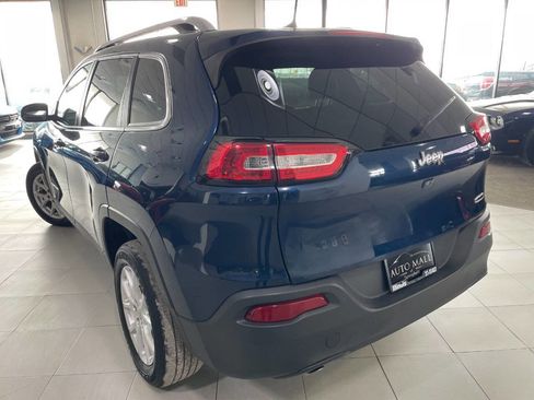 Used 2018 Jeep Cherokee Latitude Plus image 5