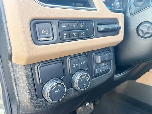 Used 2023 Chevrolet Tahoe Premier w/ Advanced Technology Package RWD image 10