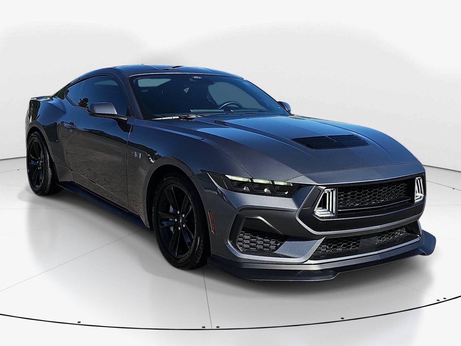 Used 2025 Ford Mustang GT RWD image 2