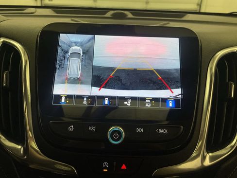 Used 2023 Chevrolet Equinox Premier FWD image 9