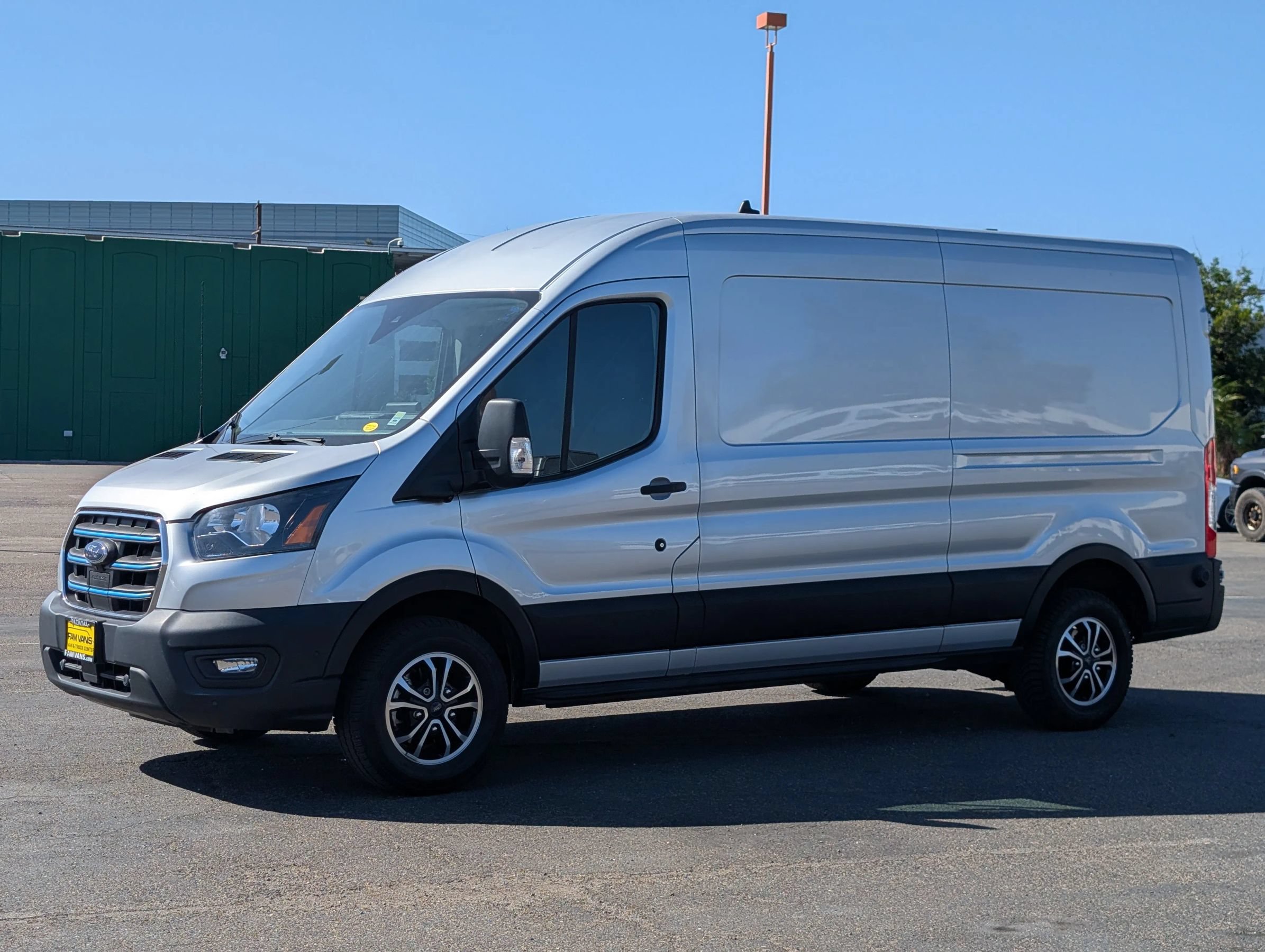 Used 2023 Ford E-Transit Medium Roof w/ Parcel Delivery Package RWD image 5