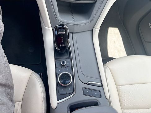 Used 2024 Cadillac XT6 Premium Luxury w/ Technology Package FWD image 17