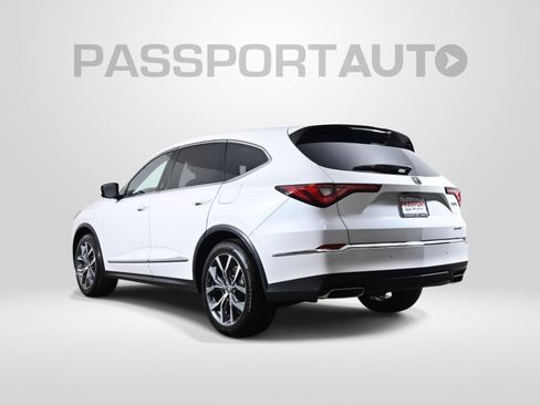 Used 2024 Acura MDX SH-AWD w/ Technology Package image 4