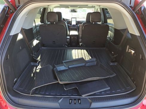 Used 2023 Ford Explorer Limited w/ Limited Technology Package image 29