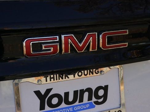 Used 2025 GMC Acadia Elevation image 6