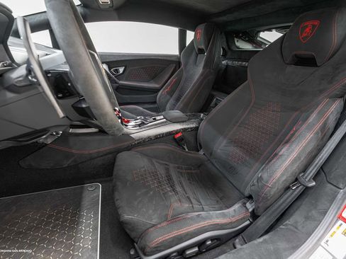Used 2018 Lamborghini Huracan Performante AWD/4WD image 26