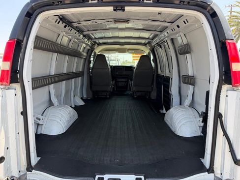 Used 2007 Chevrolet Express 3500 RWD image 30
