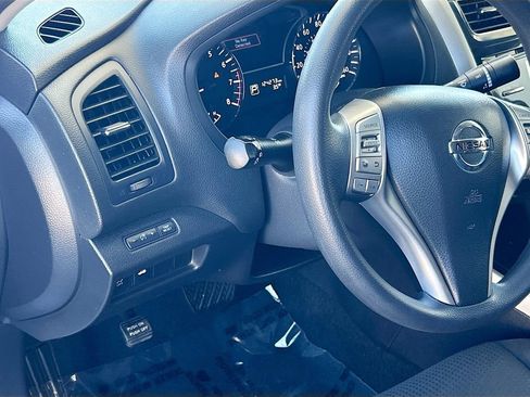 Used 2014 Nissan Altima 2.5 S w/ Sport Value Package FWD image 10