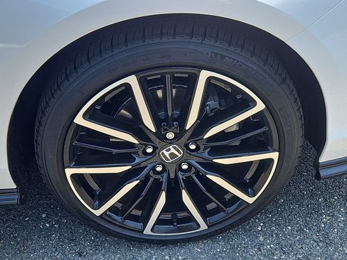 Certified 2025 Honda Accord Touring image 10