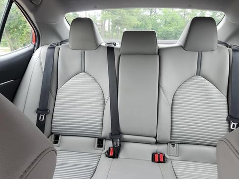 Certified 2020 Toyota Camry SE w/ Carpet Mat Package FWD image 11