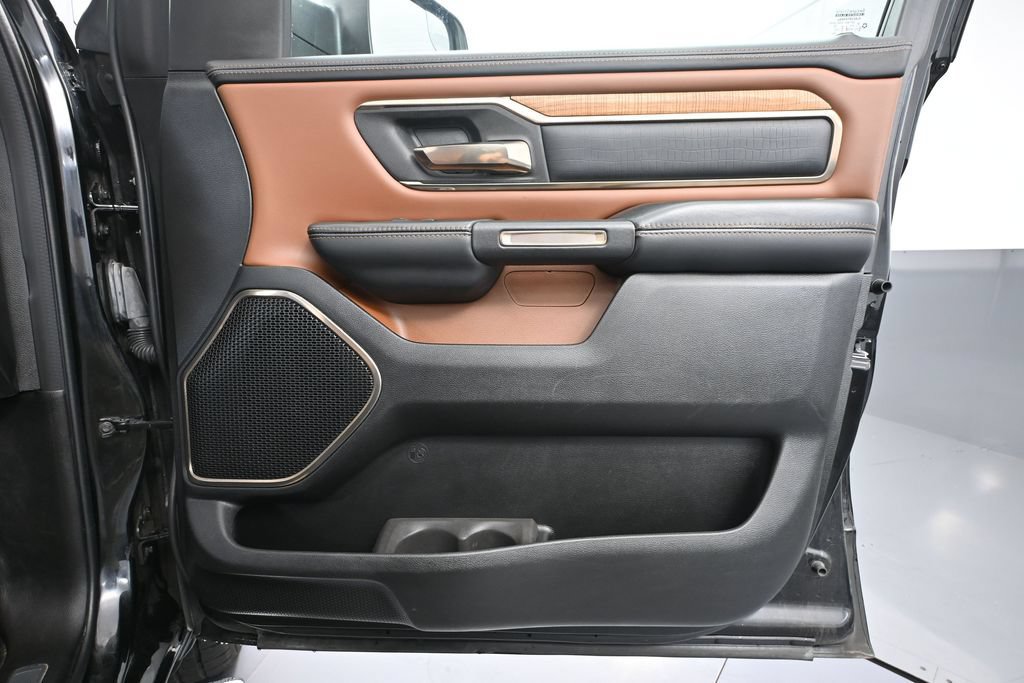 Used 2022 RAM 1500 Limited w/ Body-Colour Bumper Group AWD/4WD image 38