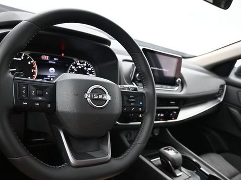 Used 2026 Nissan Rogue SV FWD image 10