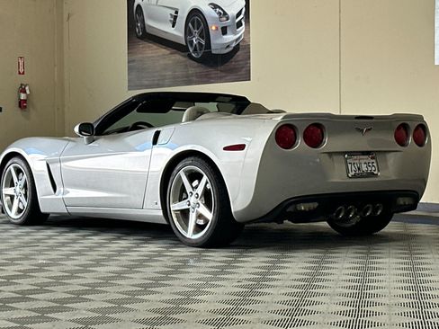 Used 2007 Chevrolet Corvette Convertible w/ Preferred Equipment Group RWD image 6