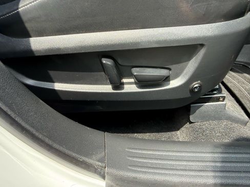 Used 2019 INFINITI QX50 Luxe FWD image 24