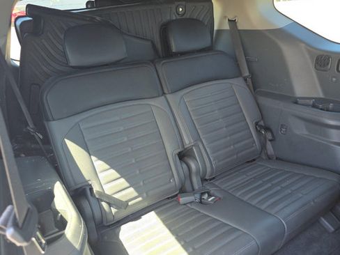 Used 2024 Kia EV9 Land AWD/4WD image 7