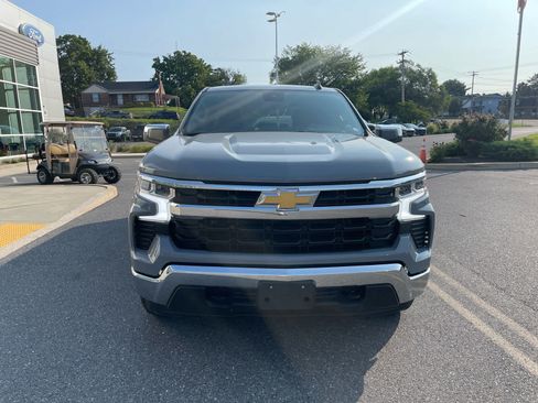 Used 2024 Chevrolet Silverado 1500 LT AWD/4WD image 8