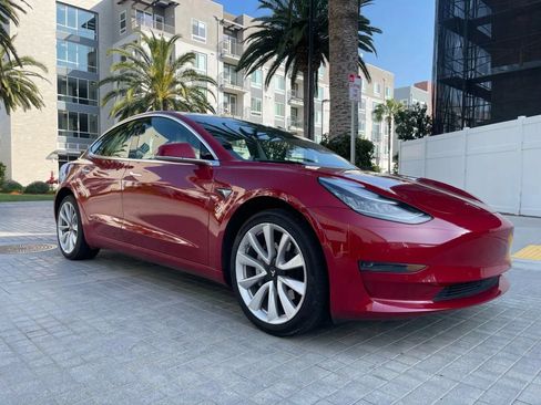 Used 2018 Tesla Model 3 Long Range RWD image 3