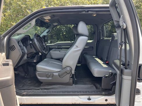 Used 2014 Ford F250 XL w/ Power Equipment Group RWD image 15