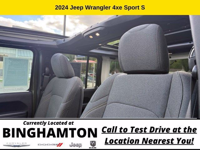 Used 2024 Jeep Wrangler Unlimited w/ Convenience Group AWD/4WD image 12