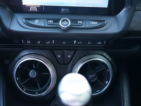 Used 2019 Chevrolet Camaro LT w/ RS Package image 33