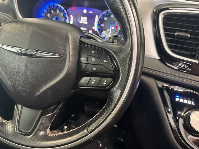 Used 2019 Chrysler Pacifica Limited w/ Advanced Safetytec Group FWD image 25