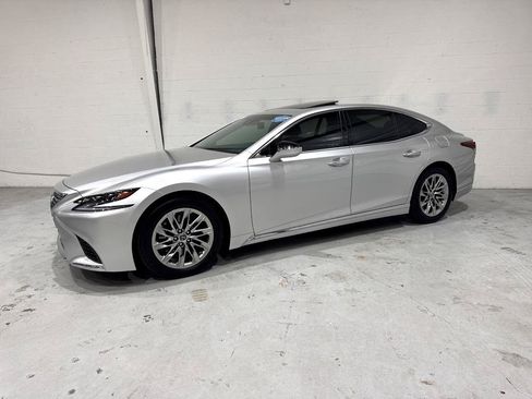 Used 2018 Lexus LS 500 w/ Accessory Package (Z1) RWD image 21