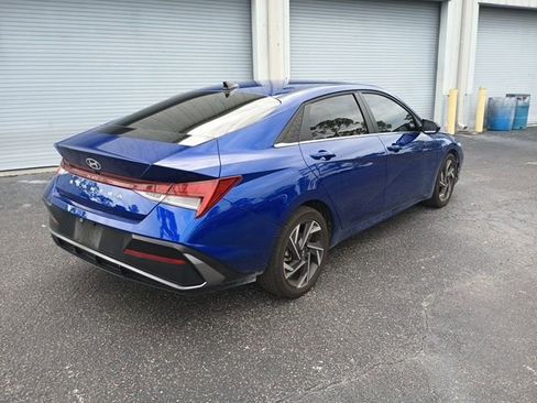 Used 2025 Hyundai Elantra SEL FWD image 5